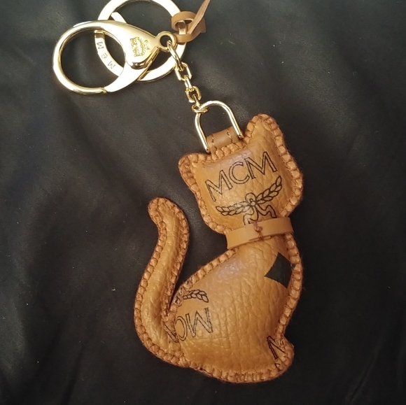 MCM Cat Bag Charm - Picture 2 of 7